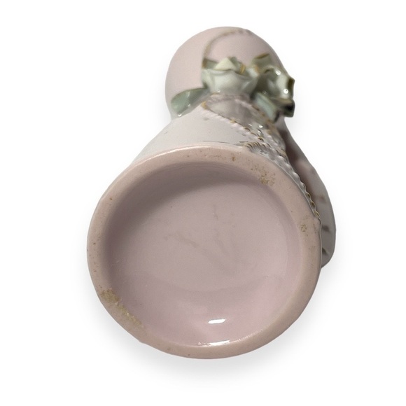 Pink Porcelain Bud Pitcher Vase with 3D Roses and‎ Gold Detailing - Picture 5 of 5